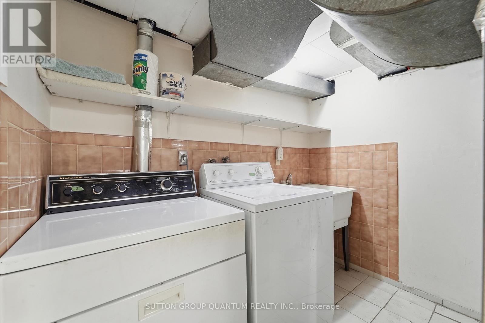 61 Forest Avenue, Mississauga, Ontario  L5G 1L3 - Photo 23 - W12887934