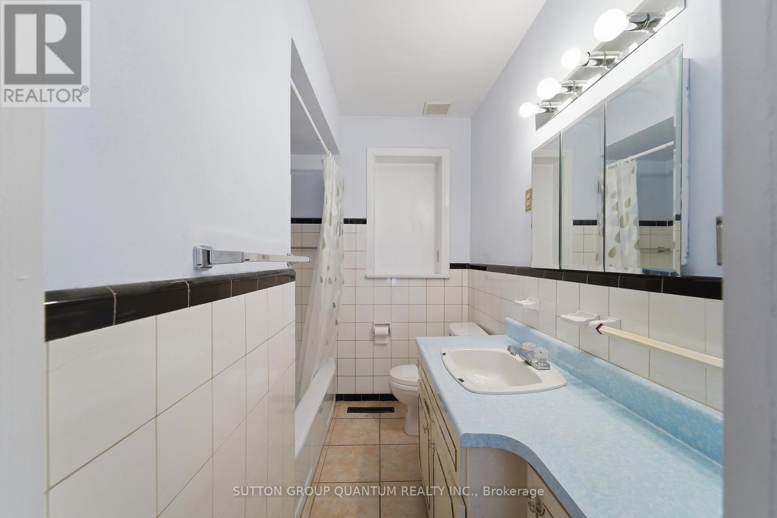 61 Forest Avenue, Mississauga, Ontario  L5G 1L3 - Photo 16 - W12887934