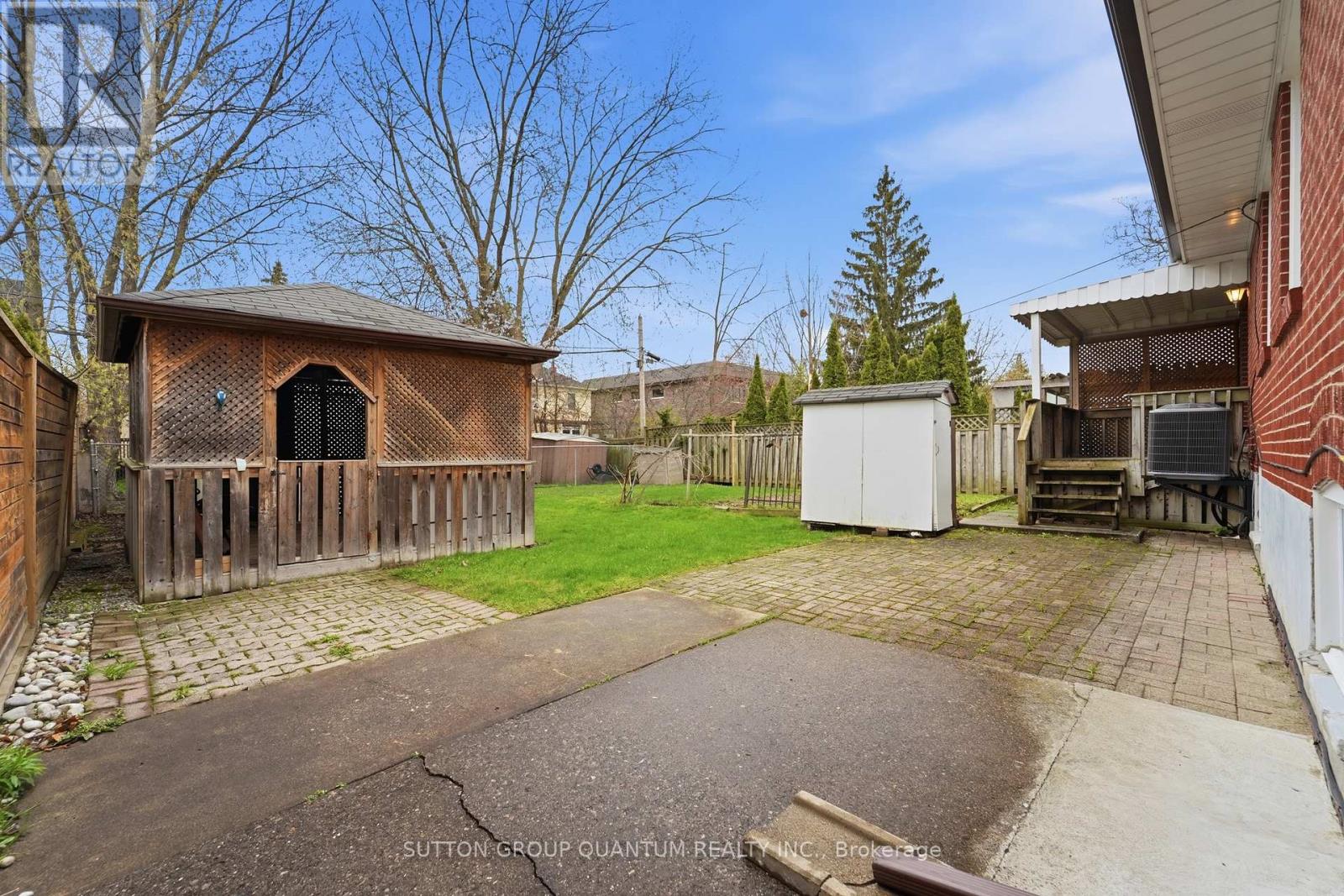 61 Forest Avenue, Mississauga, Ontario  L5G 1L3 - Photo 5 - W12887934