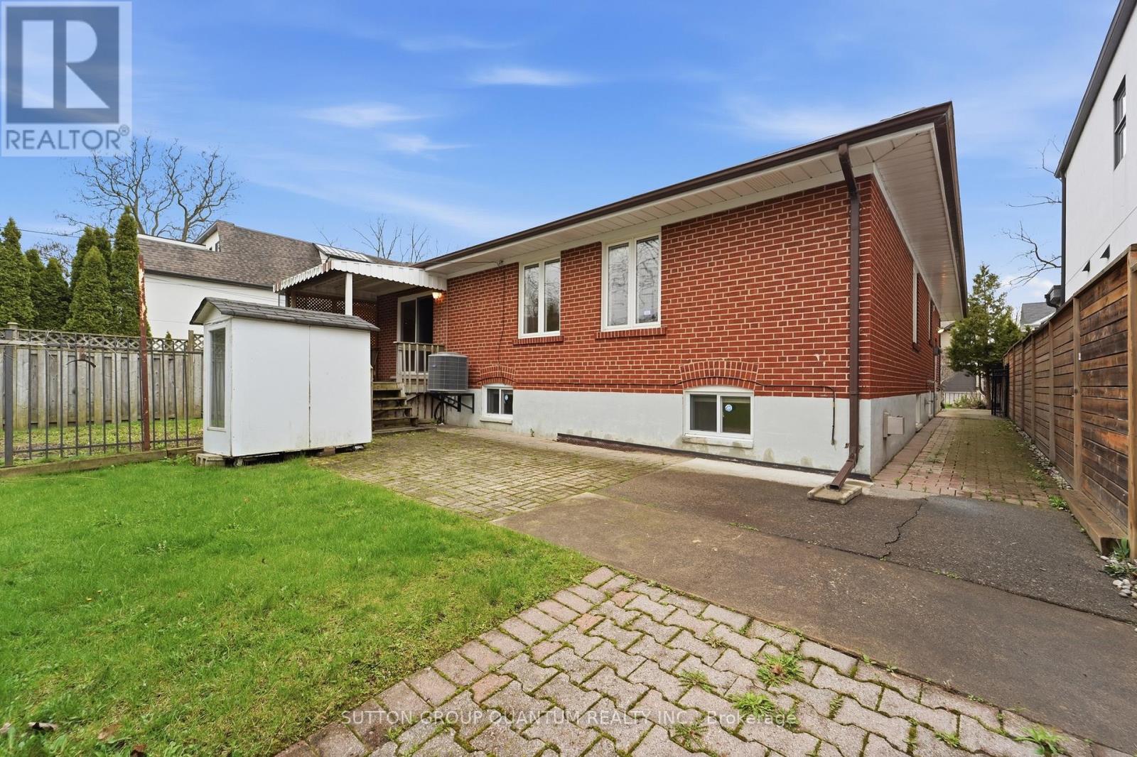 61 Forest Avenue, Mississauga, Ontario  L5G 1L3 - Photo 4 - W12887934