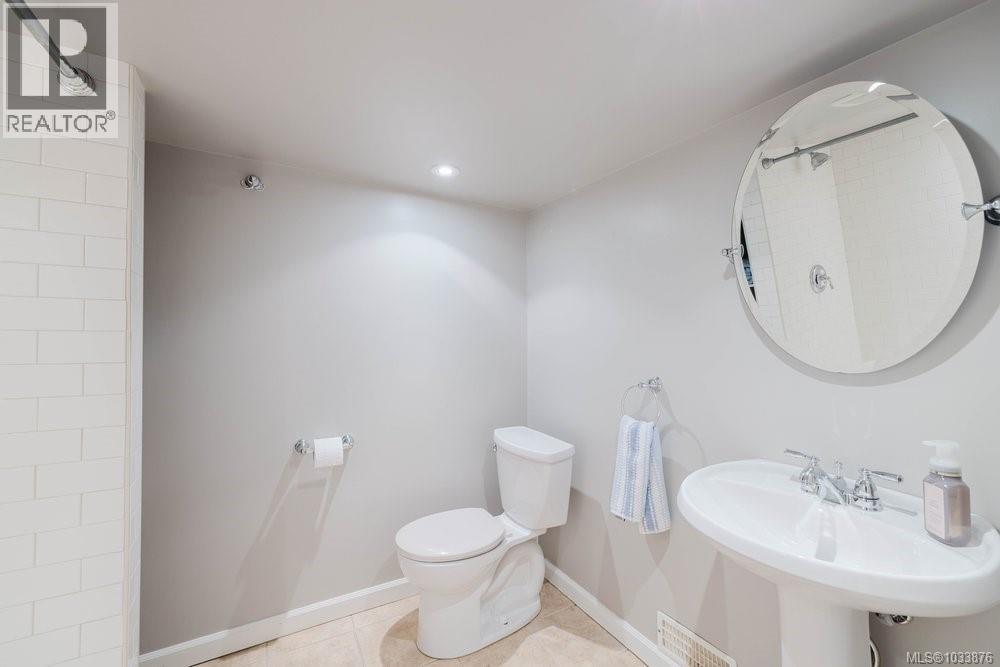 1903 Duchess St, Victoria, British Columbia  V8R 4W2 - Photo 30 - 1033876