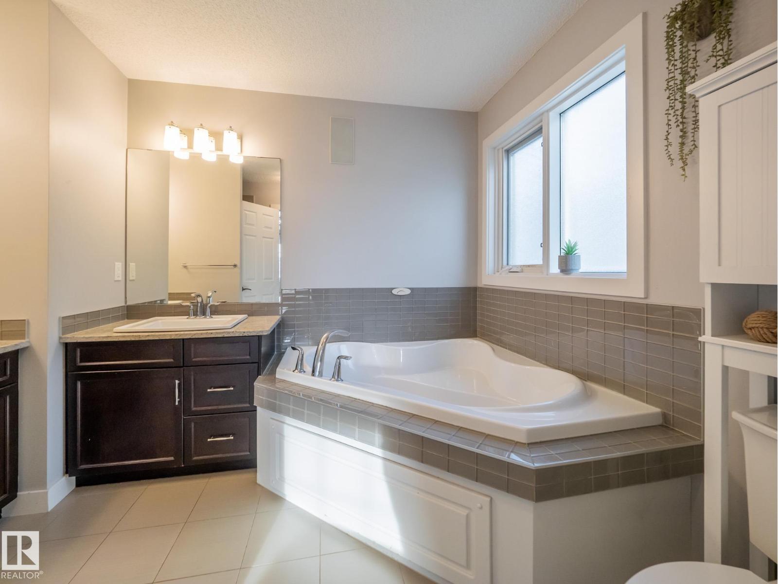 4211 Charles Cl Sw, Edmonton, Alberta  T6W 0Z5 - Photo 27 - E4484834