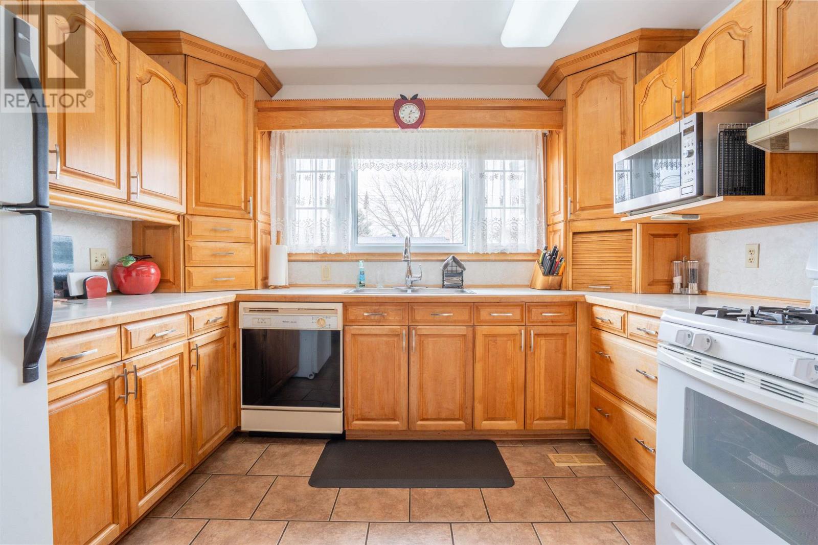 8 Winfield Dr, Sault Ste. Marie, Ontario  P6C 2M9 - Photo 5 - SM260827