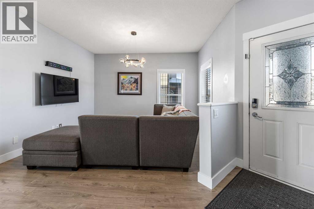 328 Rainbow  Falls Way, Chestermere, Alberta  T1X 1W5 - Photo 4 - A2303773