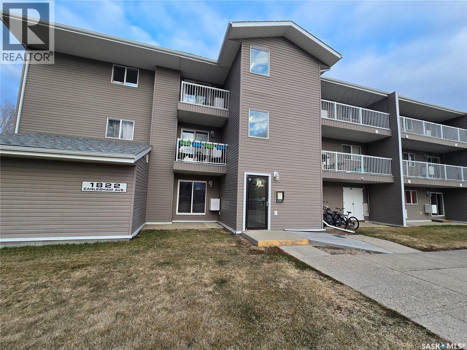 301 1822 Eaglesham AVENUE, Weyburn, Saskatchewan