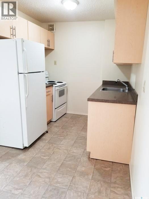 3906 Castle Road, Regina, Saskatchewan  S4S 6A4 - Photo 5 - SK034412
