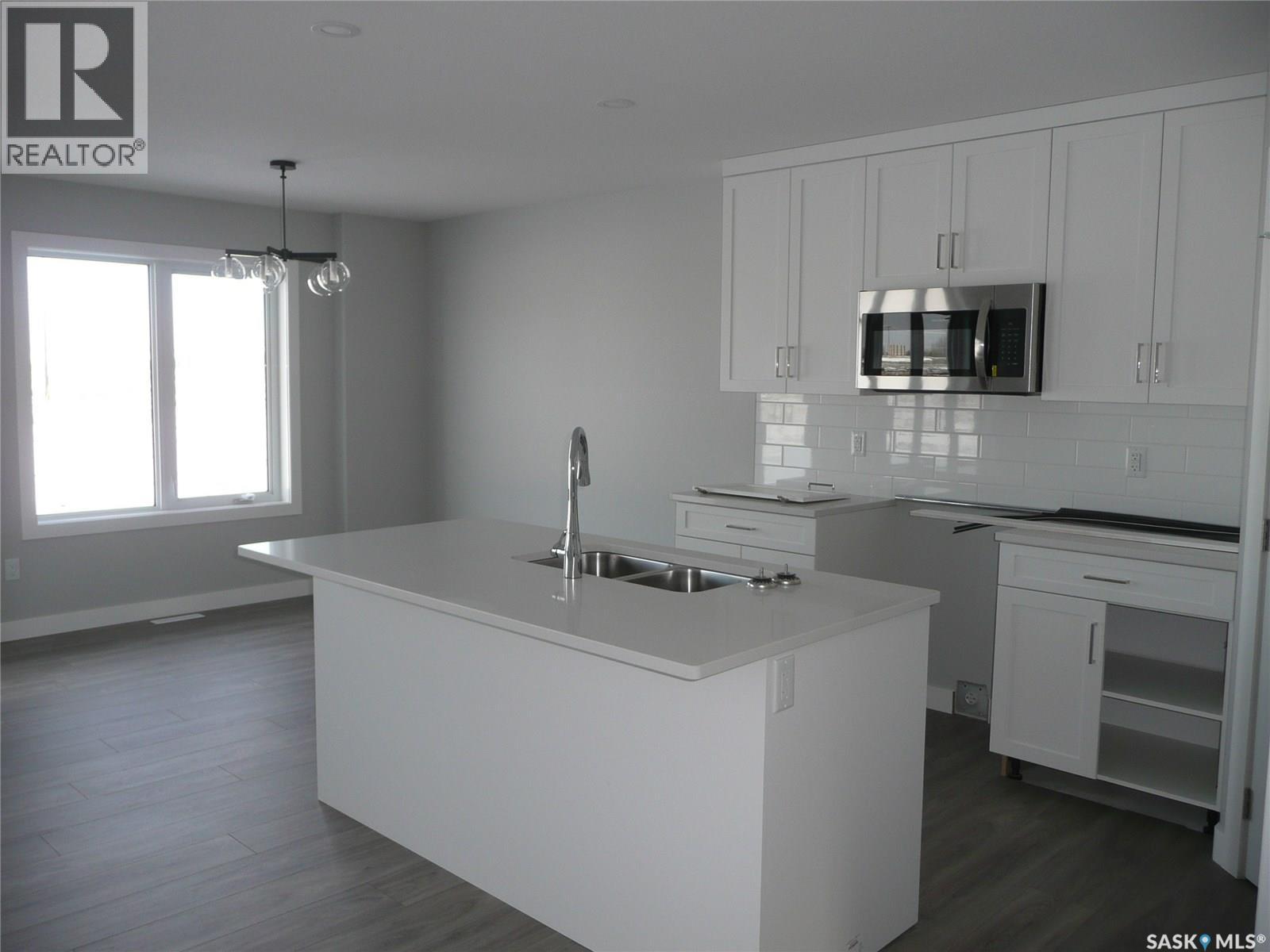 317 Cockcroft Street, Saskatoon, Saskatchewan  S7V 1Y9 - Photo 3 - SK034394