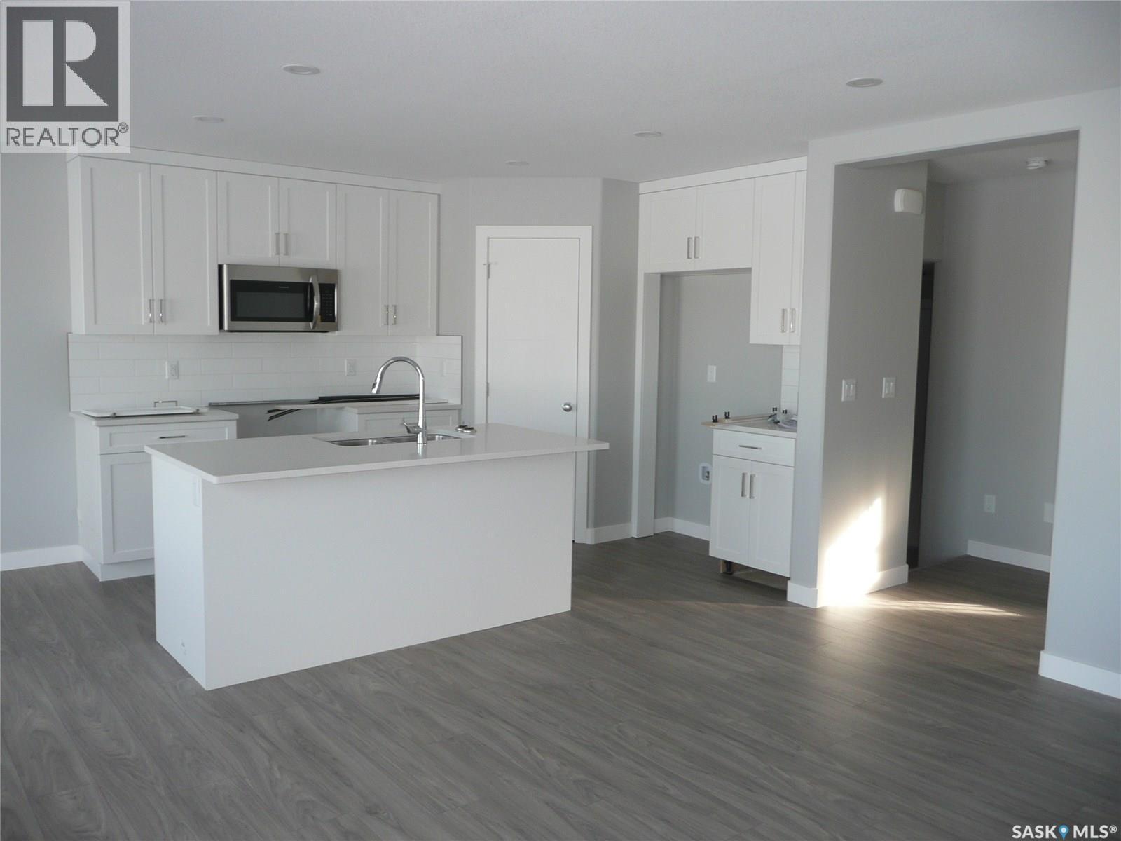 317 Cockcroft Street, Saskatoon, Saskatchewan  S7V 1Y9 - Photo 4 - SK034394