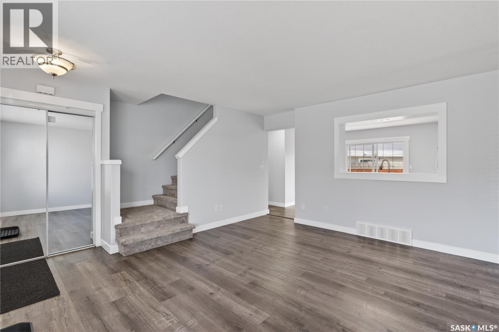 213 670 Kenderdine Road, Saskatoon, Saskatchewan  S7N 4W2 - Photo 2 - SK034260