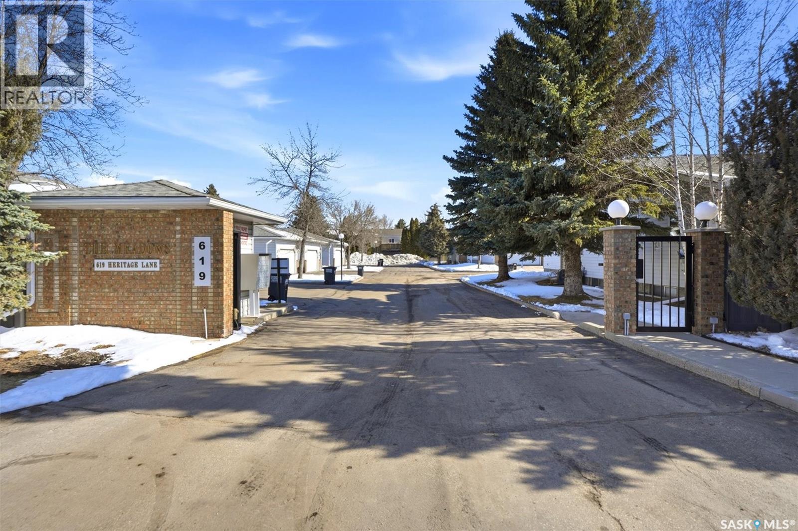 107 619 Heritage Lane, Saskatoon, Saskatchewan  S7H 5P6 - Photo 2 - SK034146