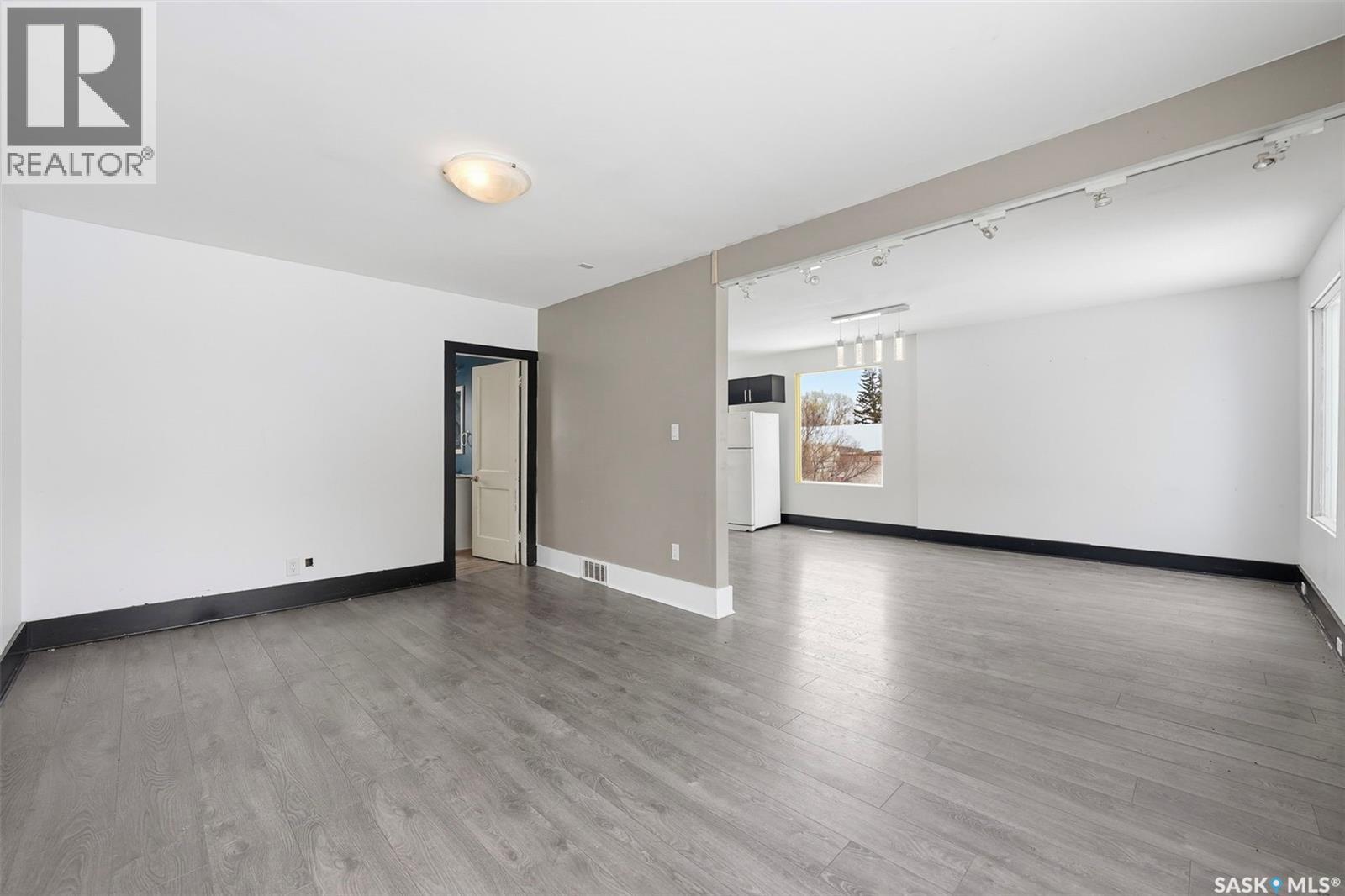 537 7th Street E, Prince Albert, Saskatchewan  S6V 0S6 - Photo 7 - SK034088