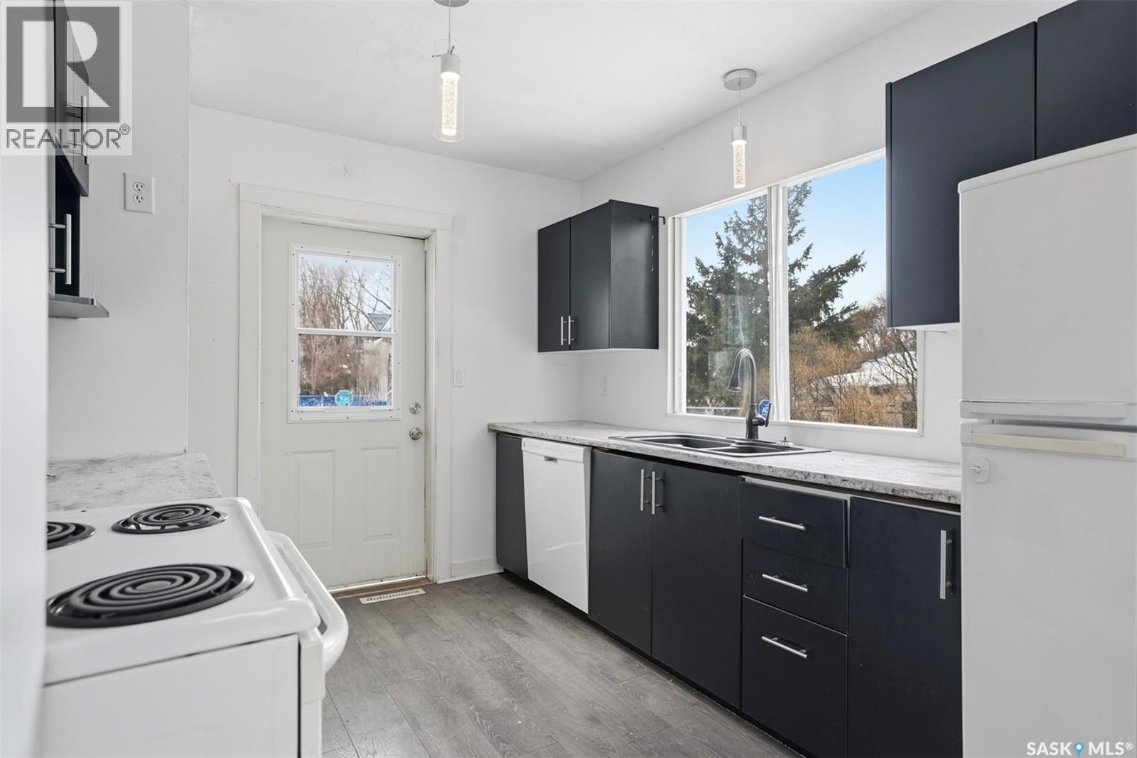 537 7th Street E, Prince Albert, Saskatchewan  S6V 0S6 - Photo 9 - SK034088