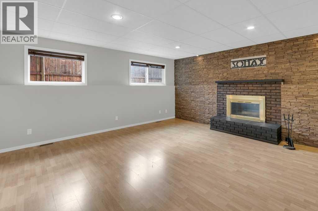79 Scenic Way Nw, Calgary, Alberta  T3L 1B4 - Photo 39 - A2304539