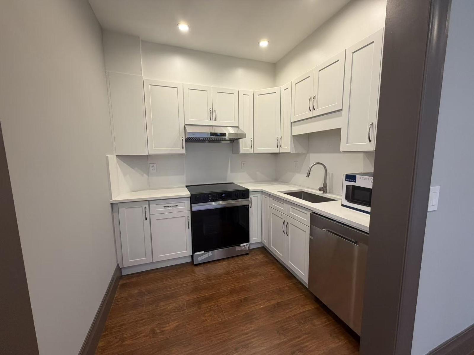 1900 180 Street, Surrey, British Columbia  V3Z 9V2 - Photo 2 - R3117748