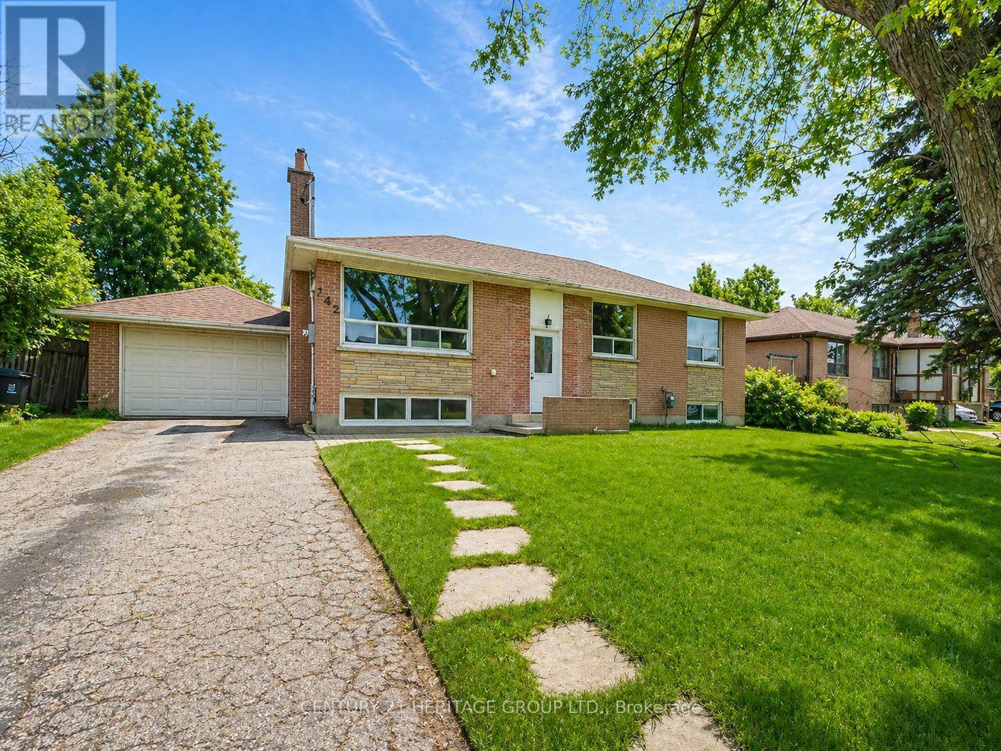 142 Kingslynn Drive, King, Ontario  L7B 1H1 - Photo 2 - N12947882