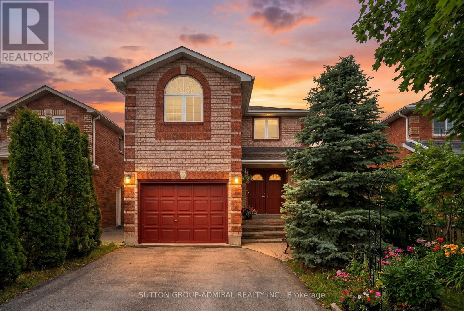 213 Tunbridge Road, Barrie, Ontario  L4M 6R6 - Photo 2 - S13062360