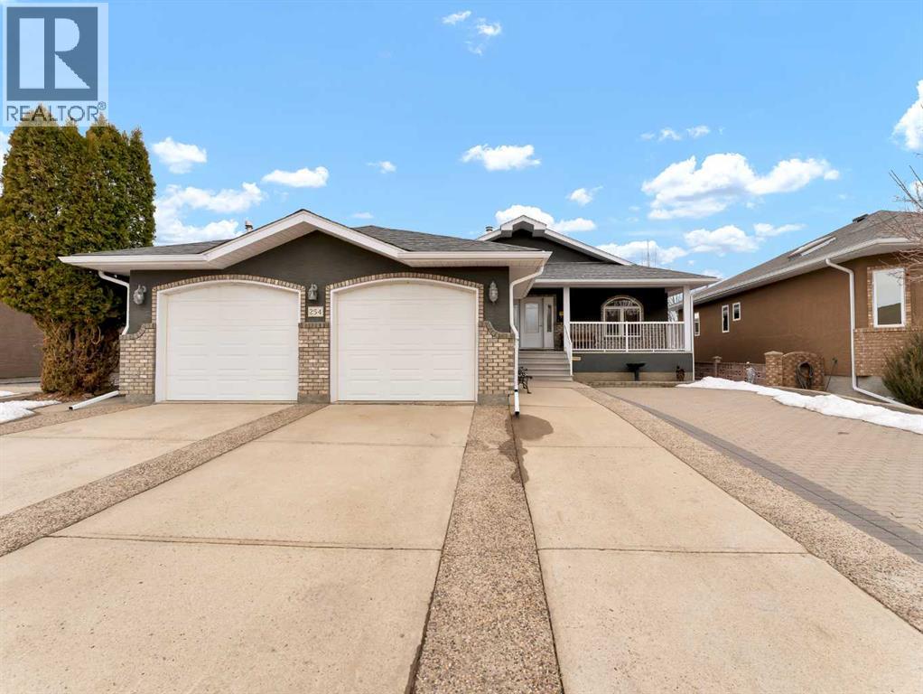 254 Park Meadows Drive SE, Medicine Hat, Alberta  T1B 4C4 - Photo 2 - A2290982