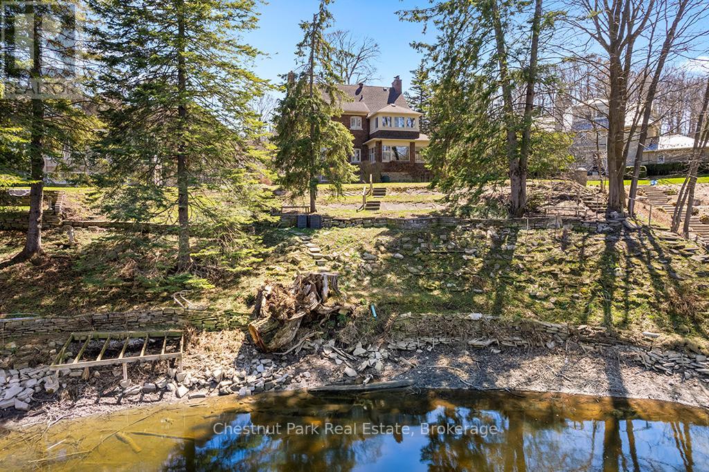 190 4th Street W, Owen Sound, Ontario  N4K 3J9 - Photo 2 - X13062872