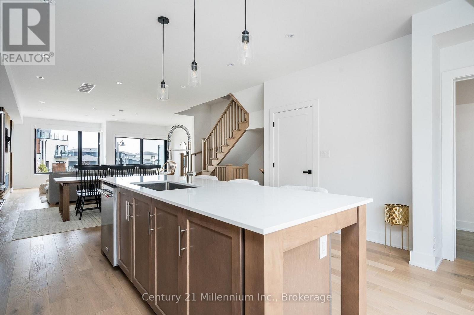 # 2 - 117 Sladden Court, Blue Mountains, Ontario  N0H 2P0 - Photo 12 - X13062894