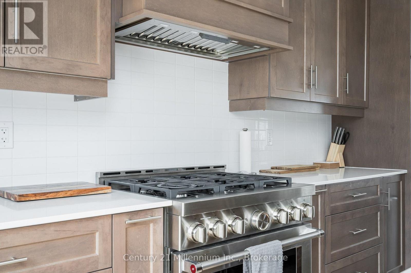 # 2 - 117 Sladden Court, Blue Mountains, Ontario  N0H 2P0 - Photo 7 - X13062894