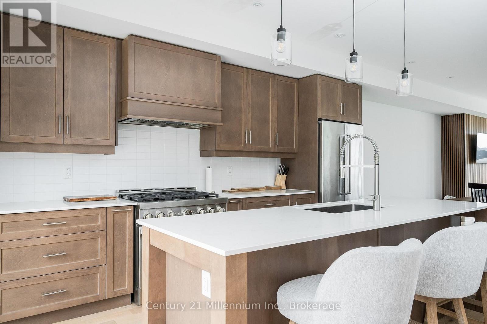 # 2 - 117 Sladden Court, Blue Mountains, Ontario  N0H 2P0 - Photo 8 - X13062894