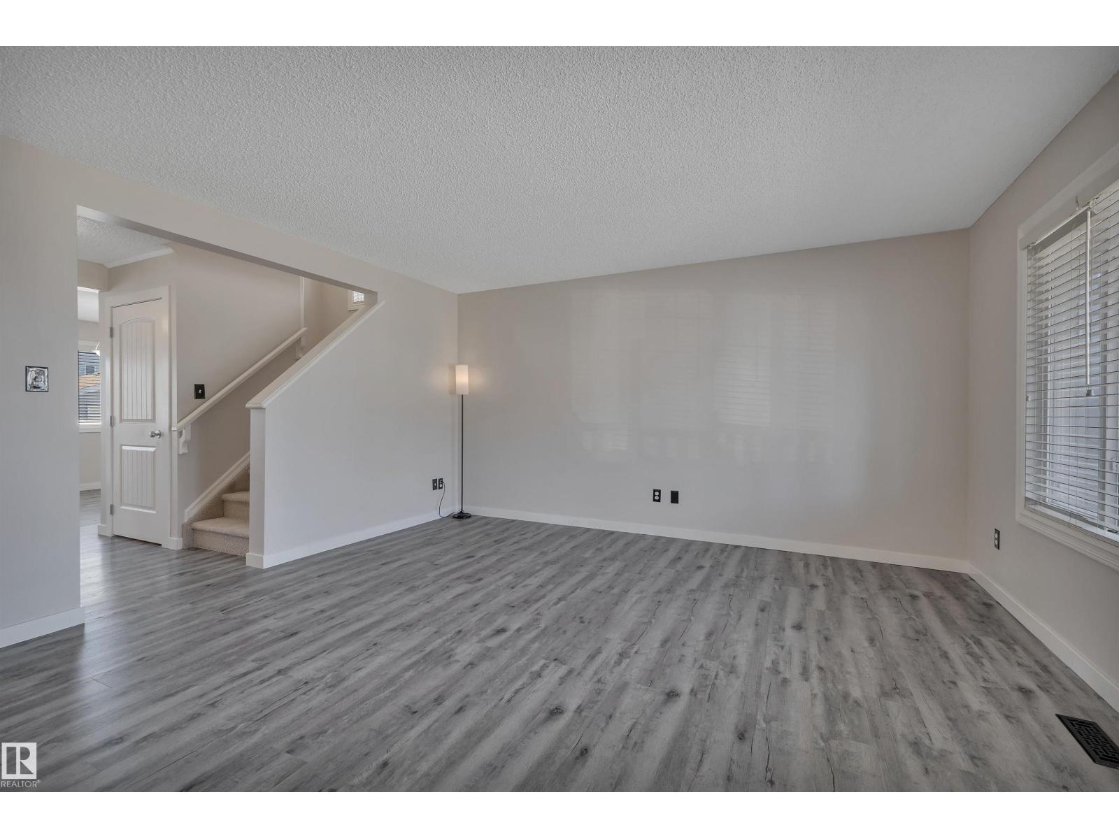 2329 29a Av Nw, Edmonton, Alberta  T6T 2B1 - Photo 6 - E4484835