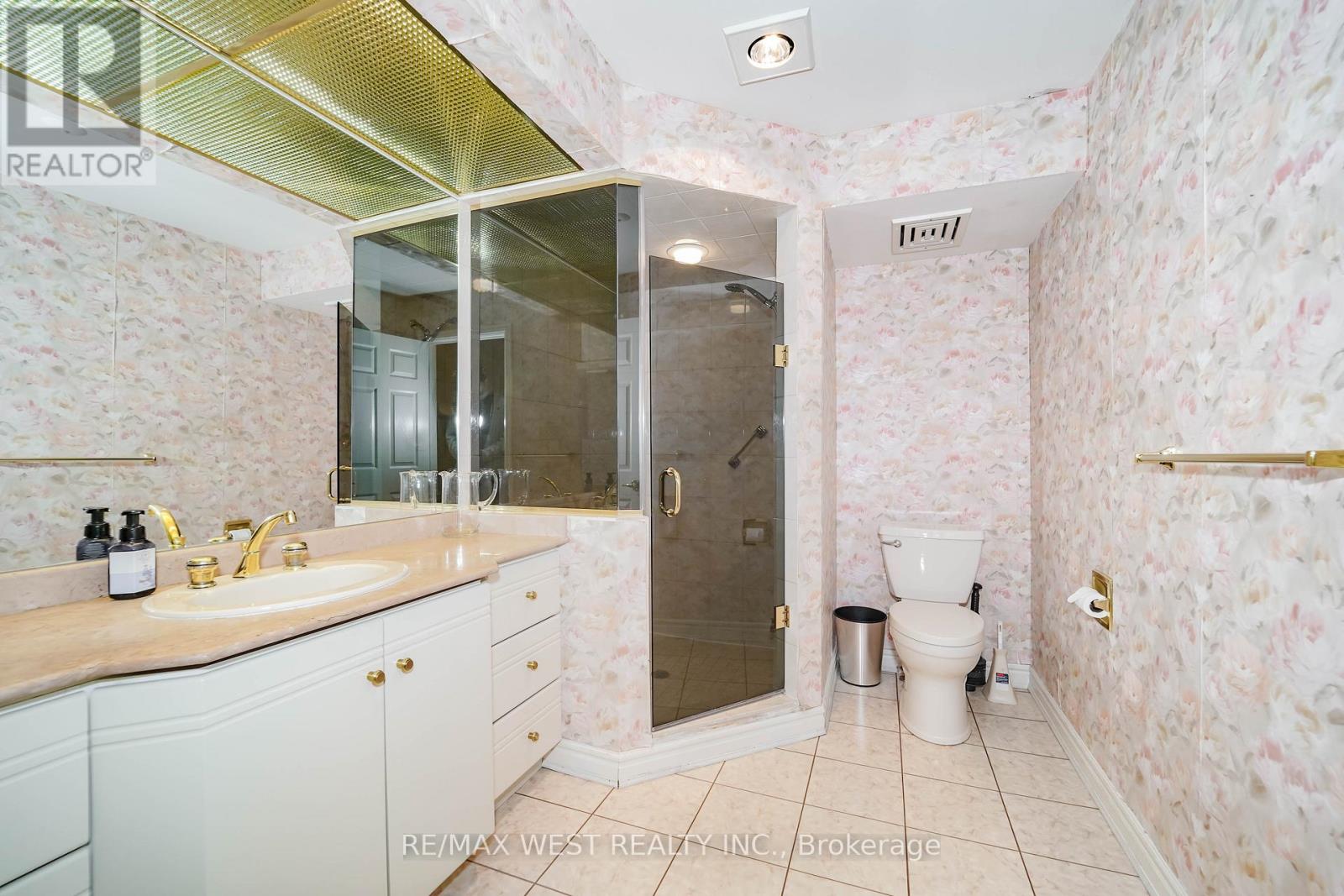 51 Bannatyne Drive, Toronto, Ontario  M2L 2P2 - Photo 10 - C13062828