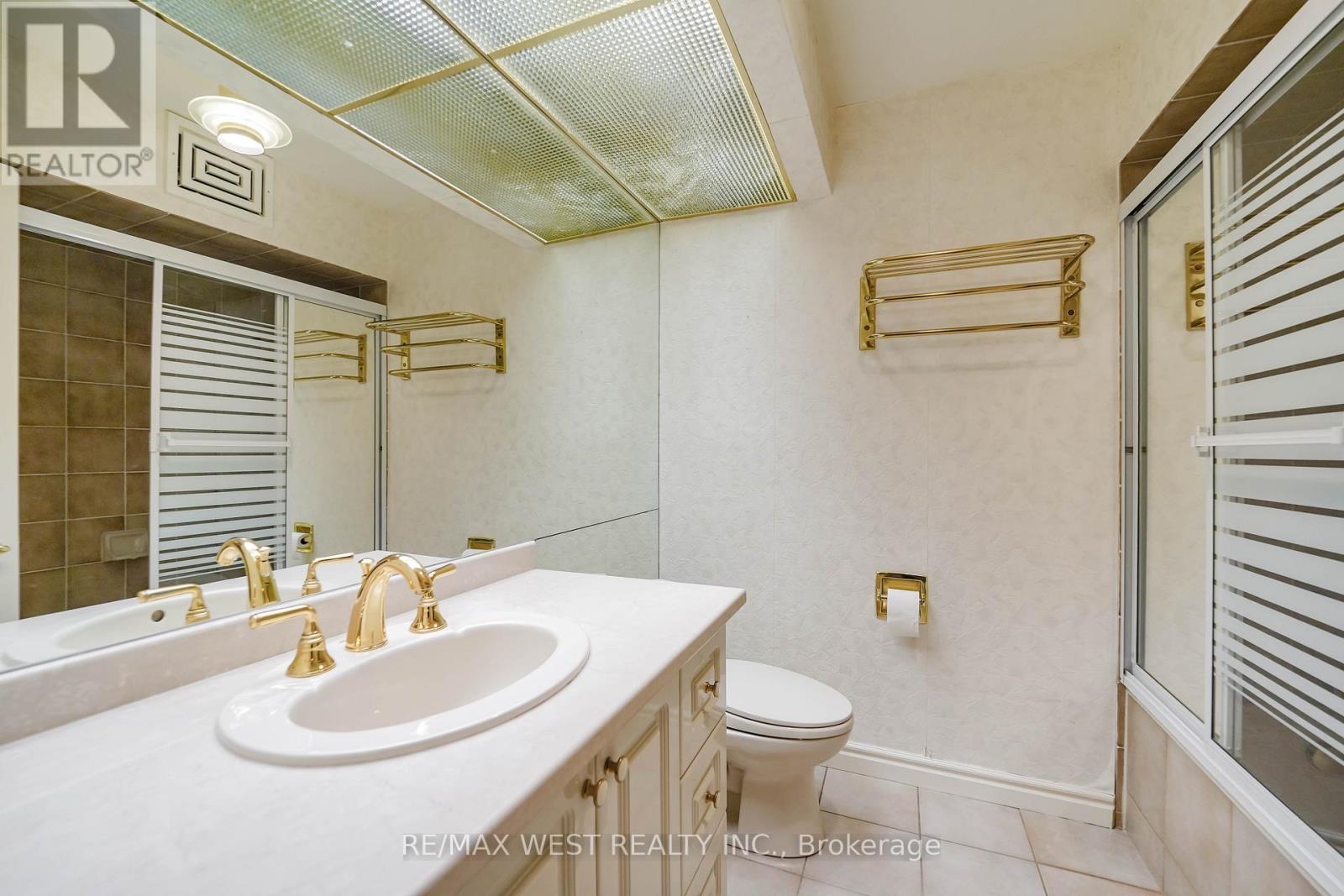 51 Bannatyne Drive, Toronto, Ontario  M2L 2P2 - Photo 12 - C13062828
