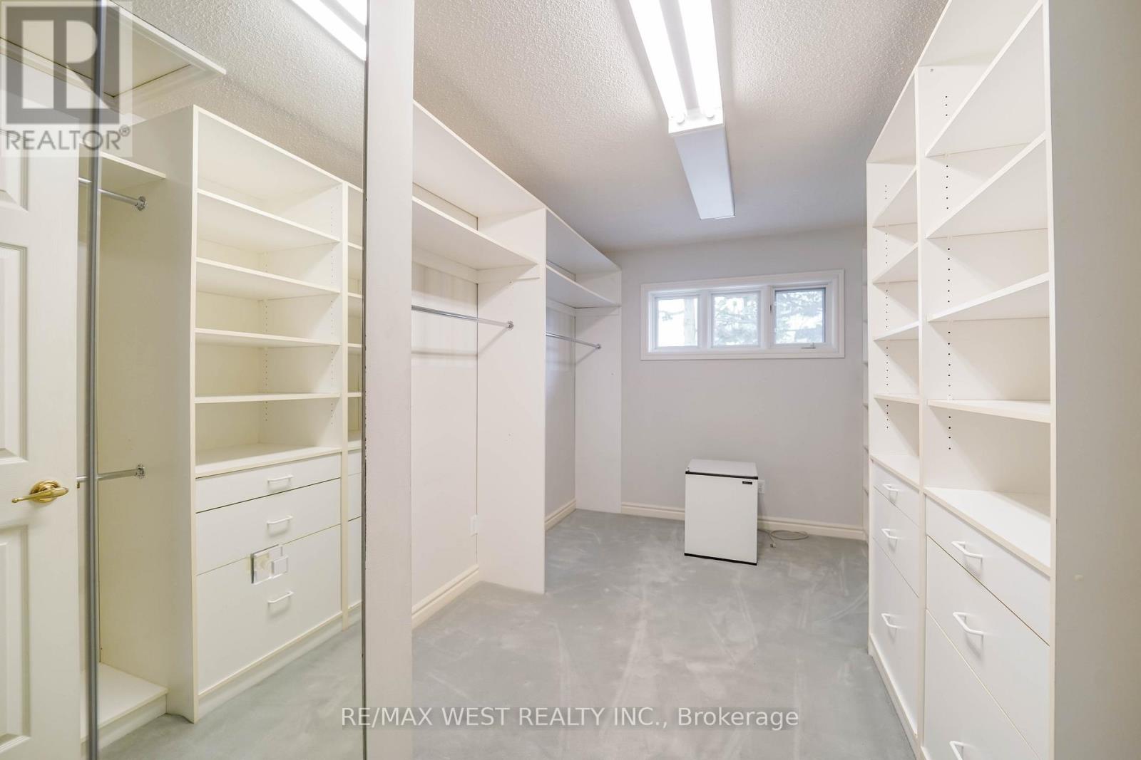 51 Bannatyne Drive, Toronto, Ontario  M2L 2P2 - Photo 7 - C13062828