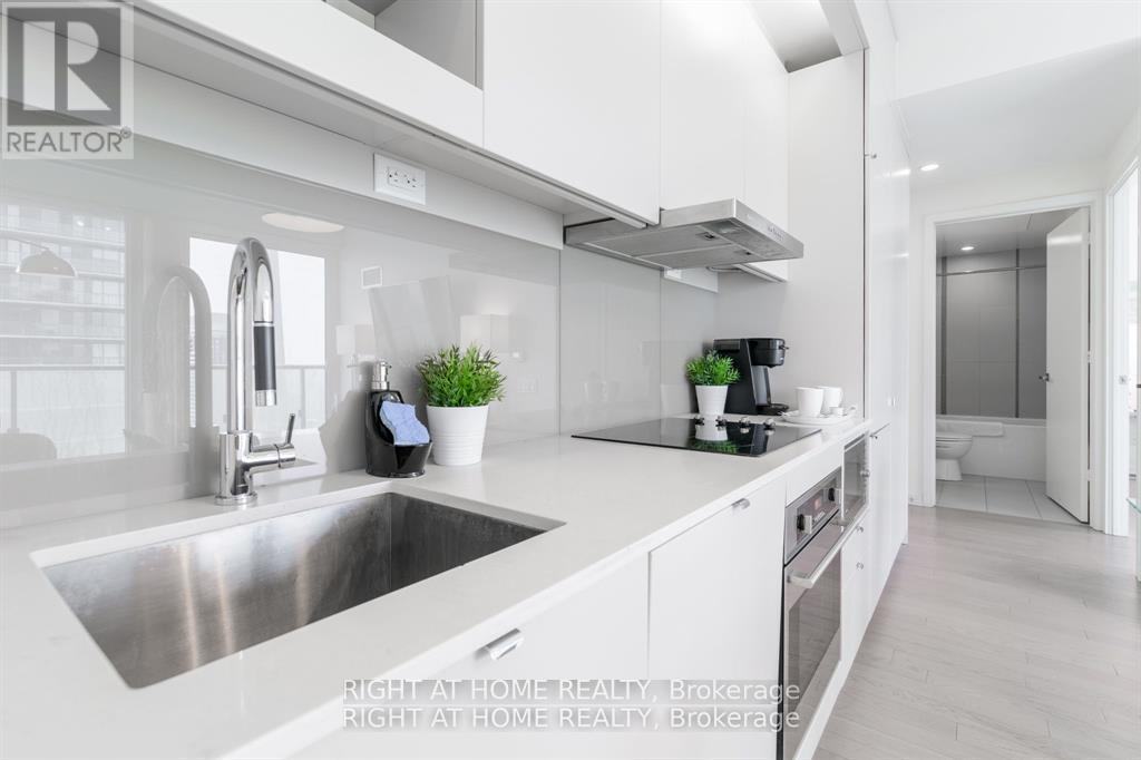 3907 - 101 Peter Street, Toronto, Ontario  M5V 2G9 - Photo 3 - C13062830