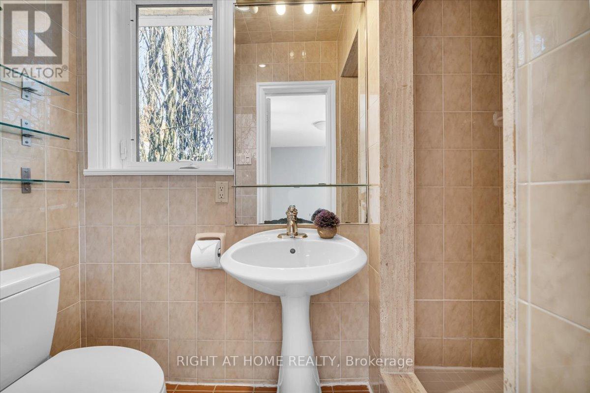 23 Christine Crescent, Toronto, Ontario  M2R 1A4 - Photo 21 - C13062844