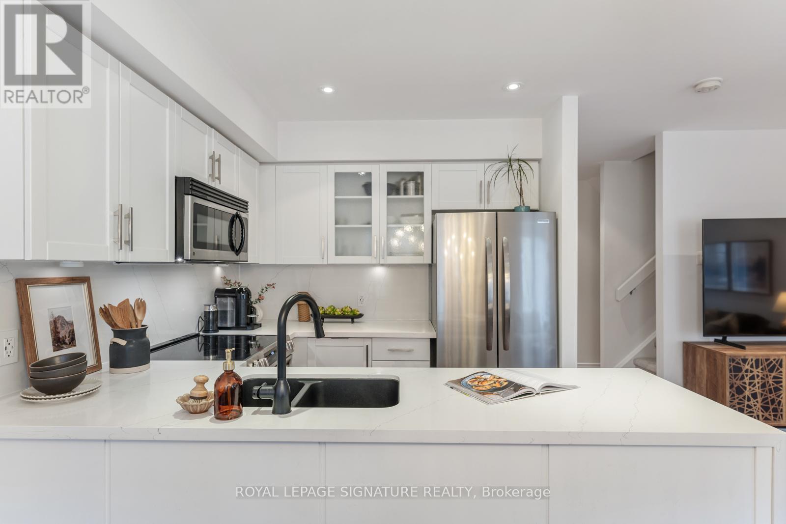 223 - 26 Western Battery Road, Toronto, Ontario  M6K 3N9 - Photo 8 - C13062978