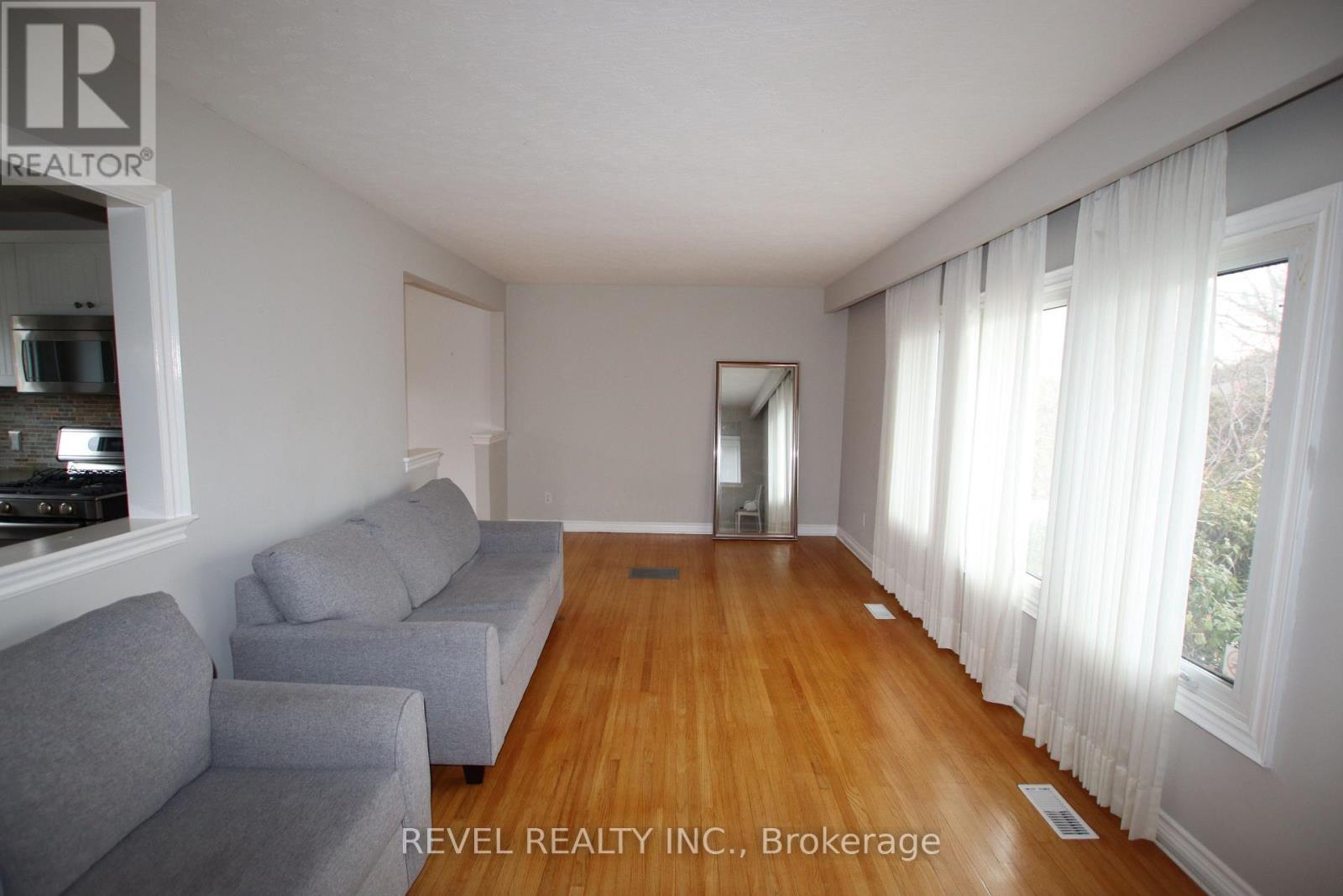 469 Maine Street, Oshawa, Ontario  L1L 1A1 - Photo 3 - E13062954