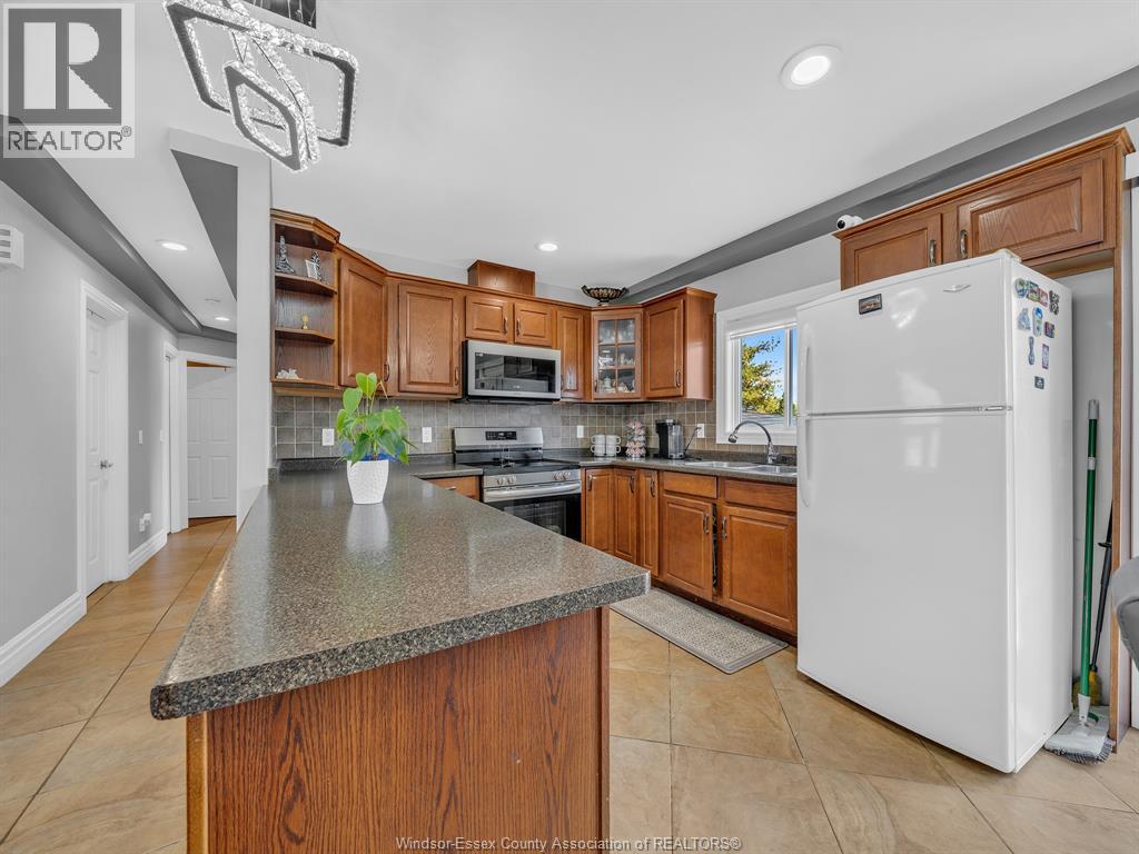 2848 Southridge, Windsor, Ontario  N8W 5N2 - Photo 19 - 26009672