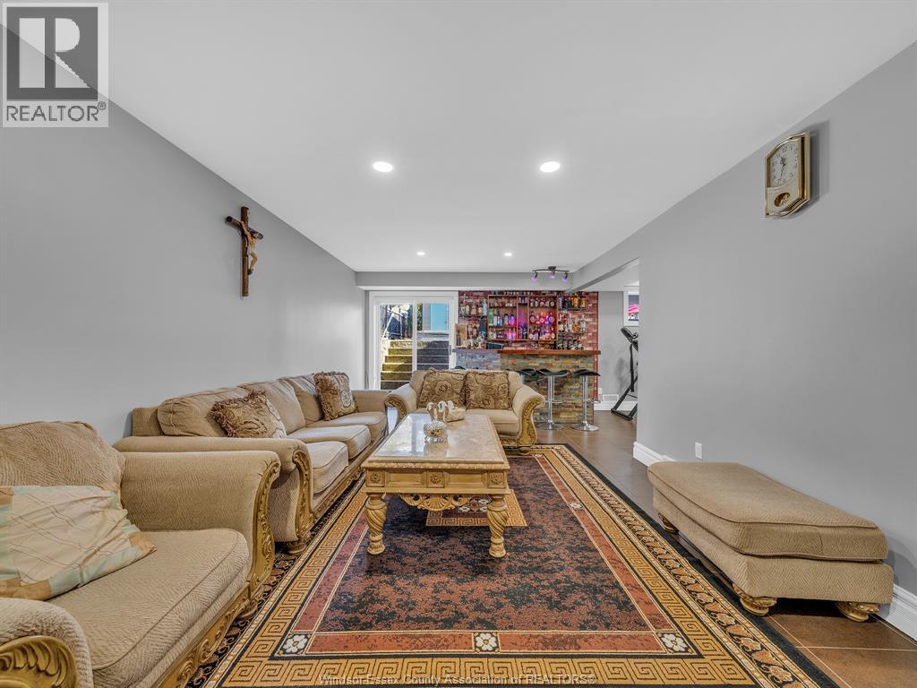 2848 Southridge, Windsor, Ontario  N8W 5N2 - Photo 31 - 26009672