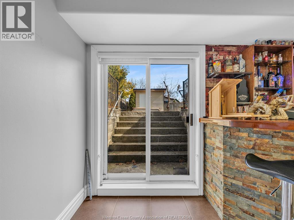 2848 Southridge, Windsor, Ontario  N8W 5N2 - Photo 35 - 26009672