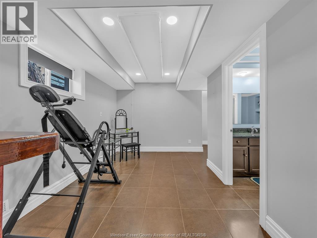 2848 Southridge, Windsor, Ontario  N8W 5N2 - Photo 37 - 26009672