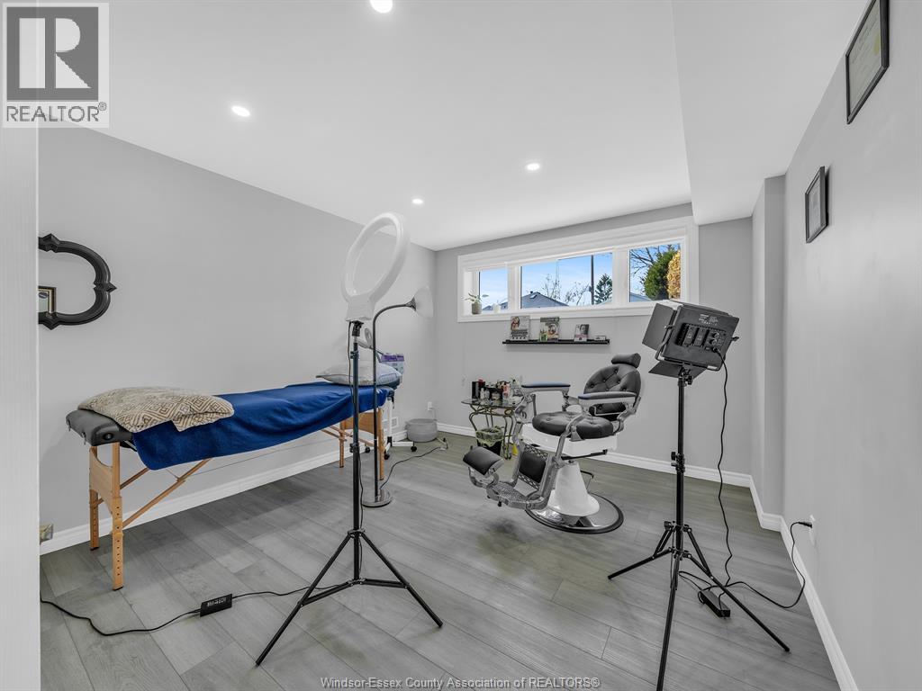 2848 Southridge, Windsor, Ontario  N8W 5N2 - Photo 41 - 26009672