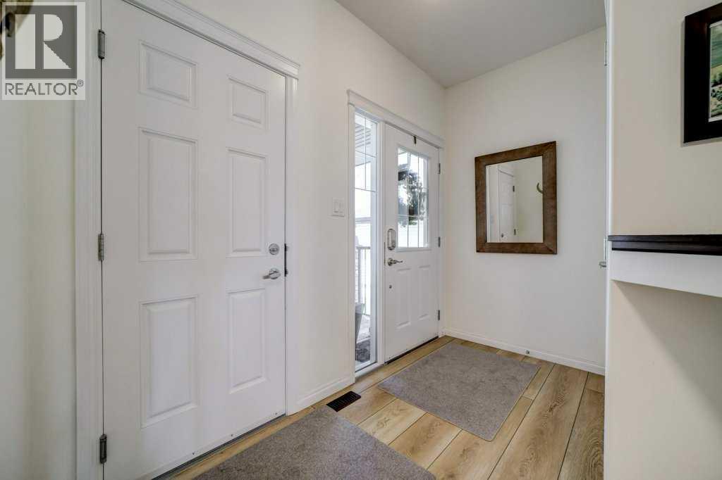 286 Twinriver Road W, Lethbridge, Alberta  T1J 1X4 - Photo 3 - A2306041