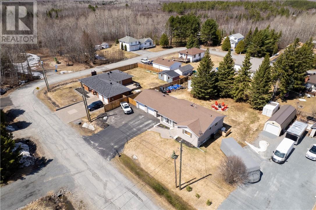52 Cecil Street, Garson, Ontario  P3L 1M6 - Photo 1 - 2127405