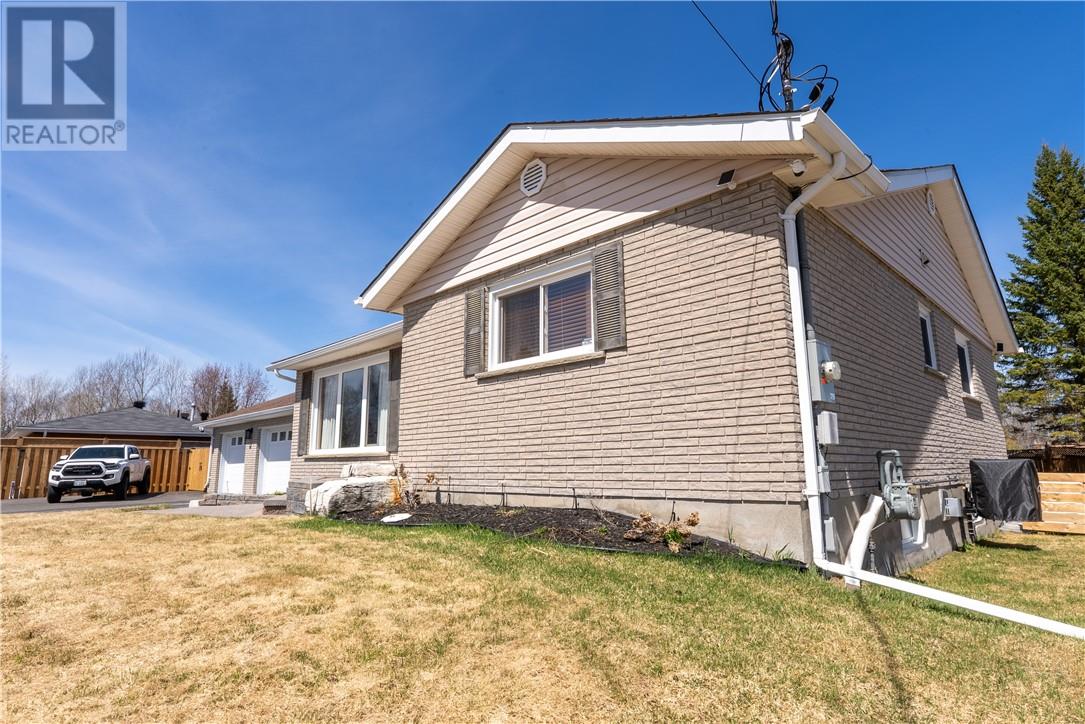 52 Cecil Street, Garson, Ontario  P3L 1M6 - Photo 12 - 2127405