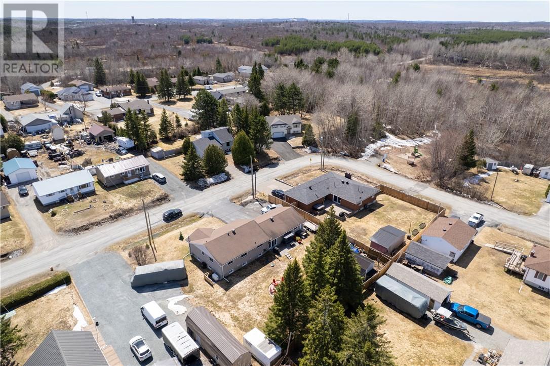 52 Cecil Street, Garson, Ontario  P3L 1M6 - Photo 5 - 2127405