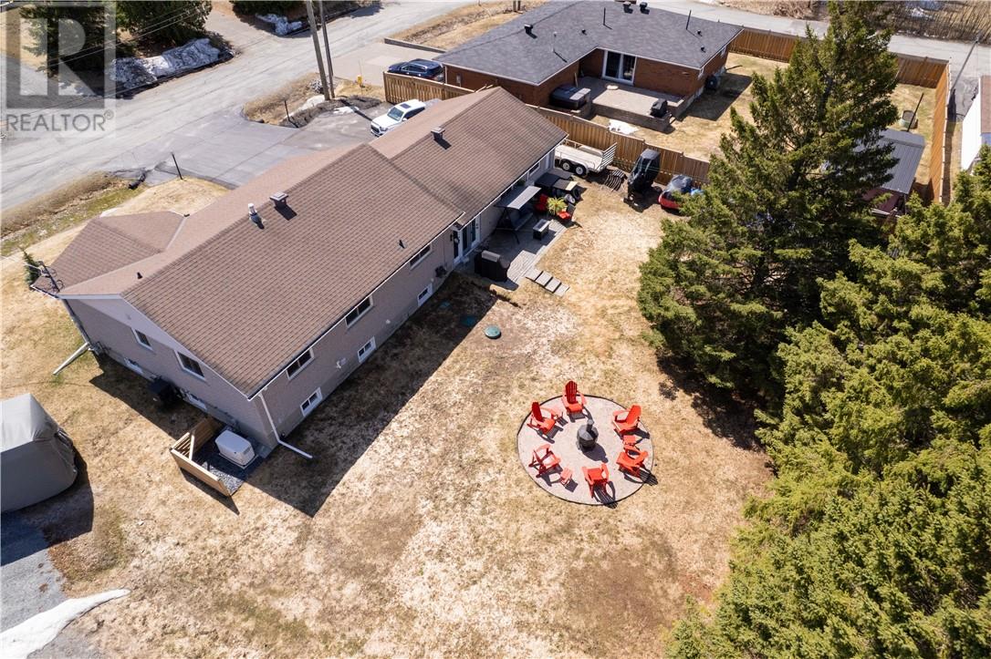 52 Cecil Street, Garson, Ontario  P3L 1M6 - Photo 6 - 2127405