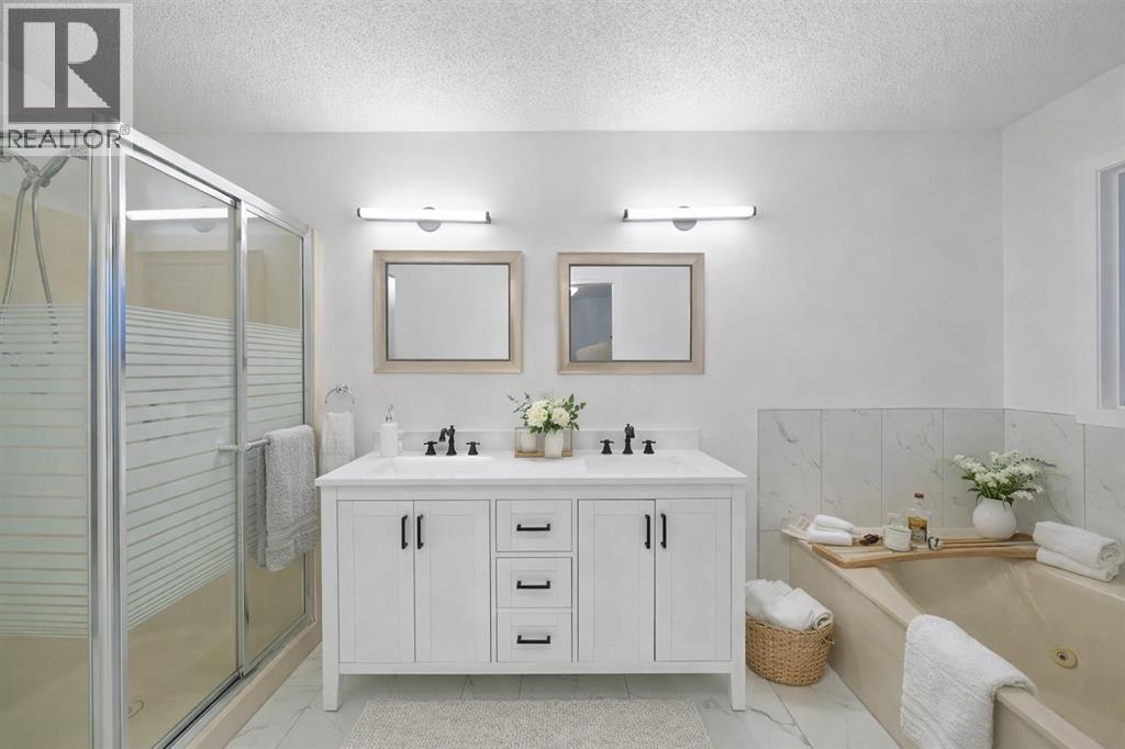 16 Sandringham Close NW, Calgary, Alberta  T3K 3W8 - Photo 24 - A2286563