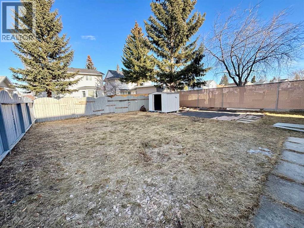 16 Sandringham Close NW, Calgary, Alberta  T3K 3W8 - Photo 41 - A2286563