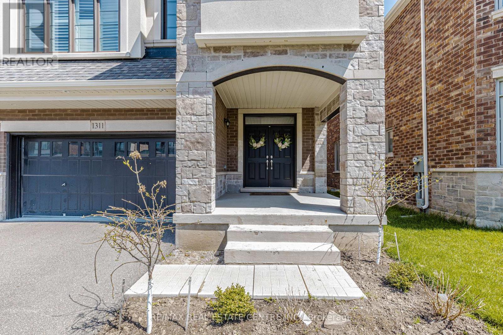 1311 Britton Crescent, Milton, Ontario  L9E 1J5 - Photo 2 - W13062816
