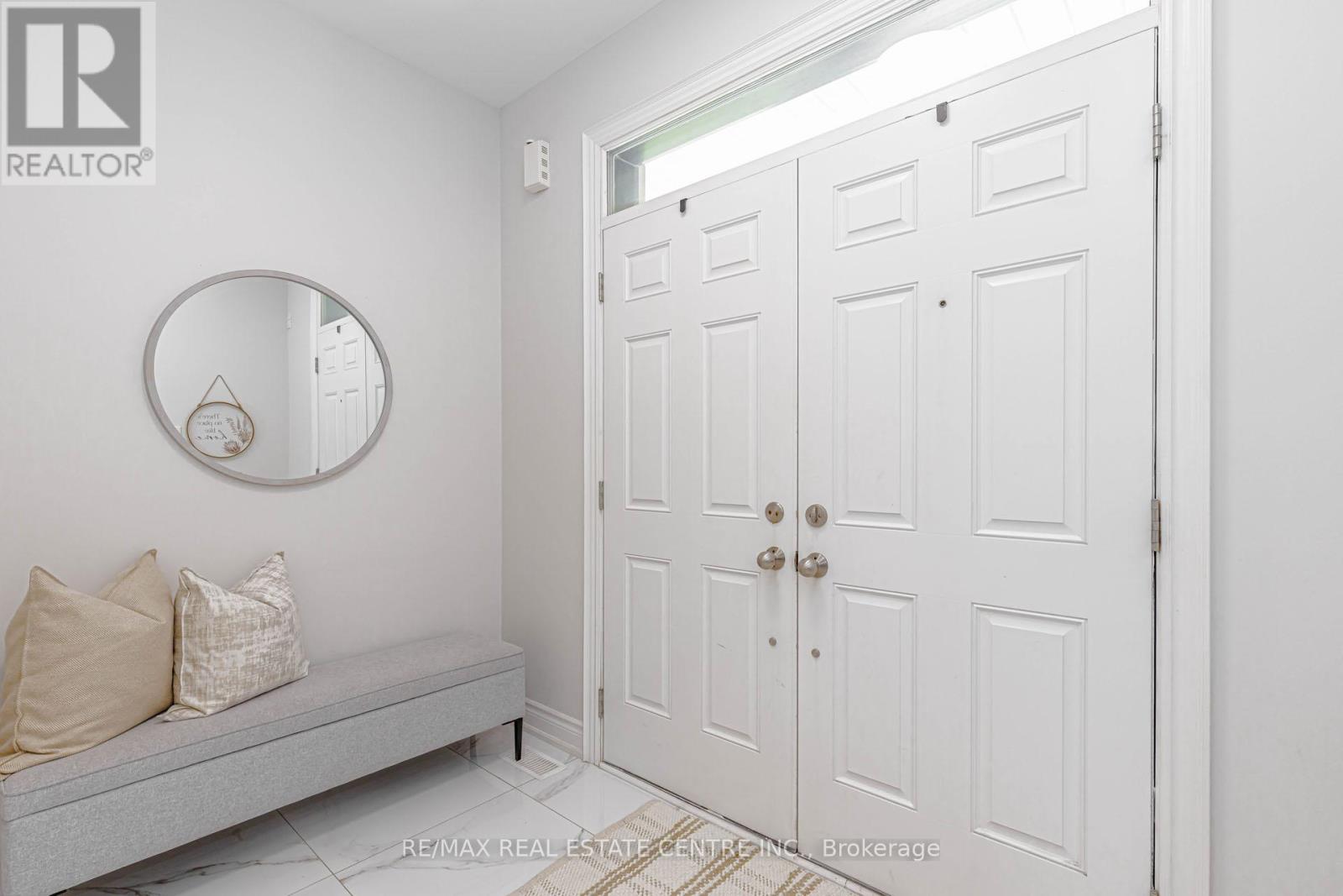 1311 Britton Crescent, Milton, Ontario  L9E 1J5 - Photo 3 - W13062816