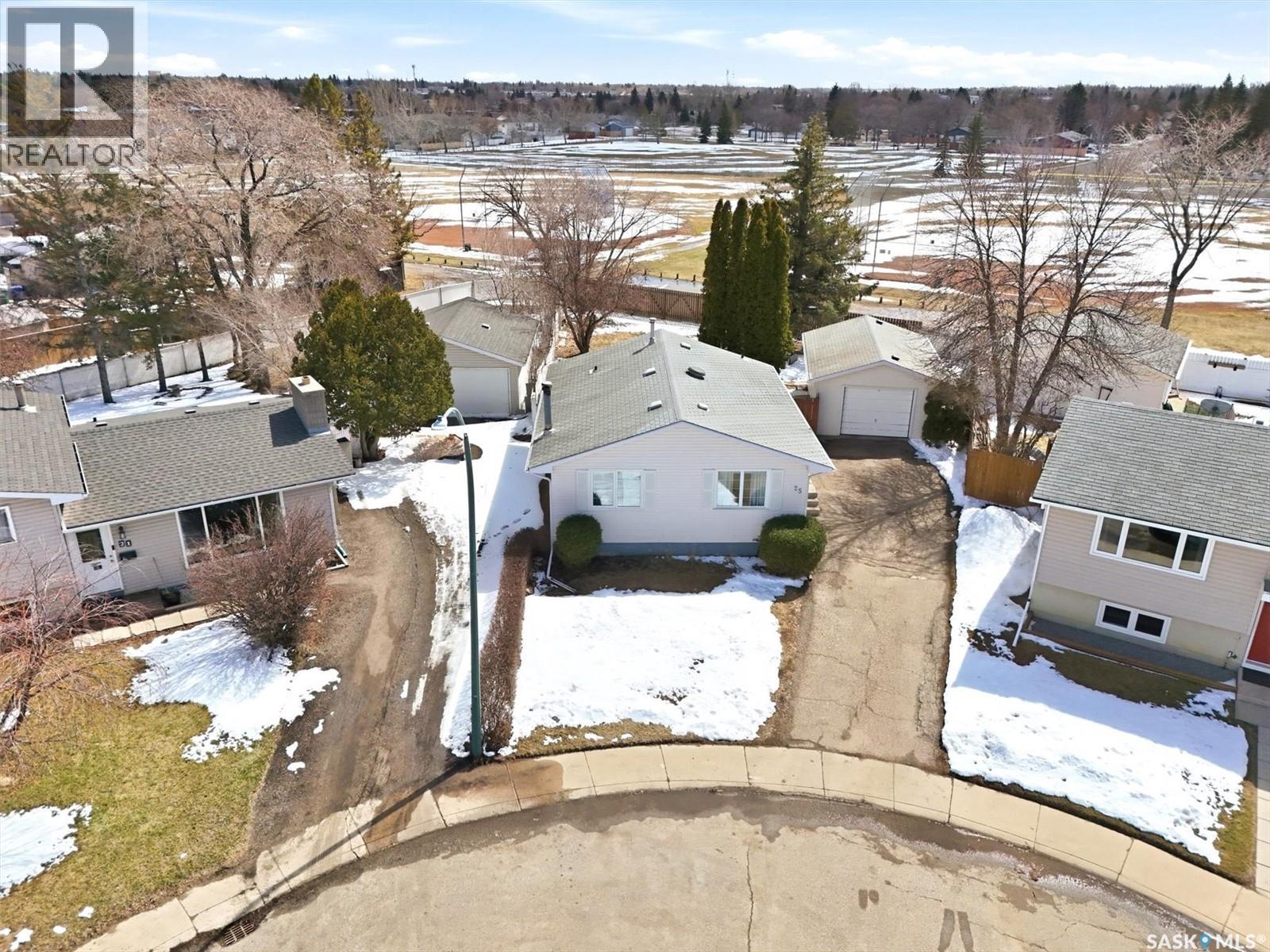 25 Tupper Crescent, Saskatoon, Saskatchewan  S7L 4N9 - Photo 2 - SK034214