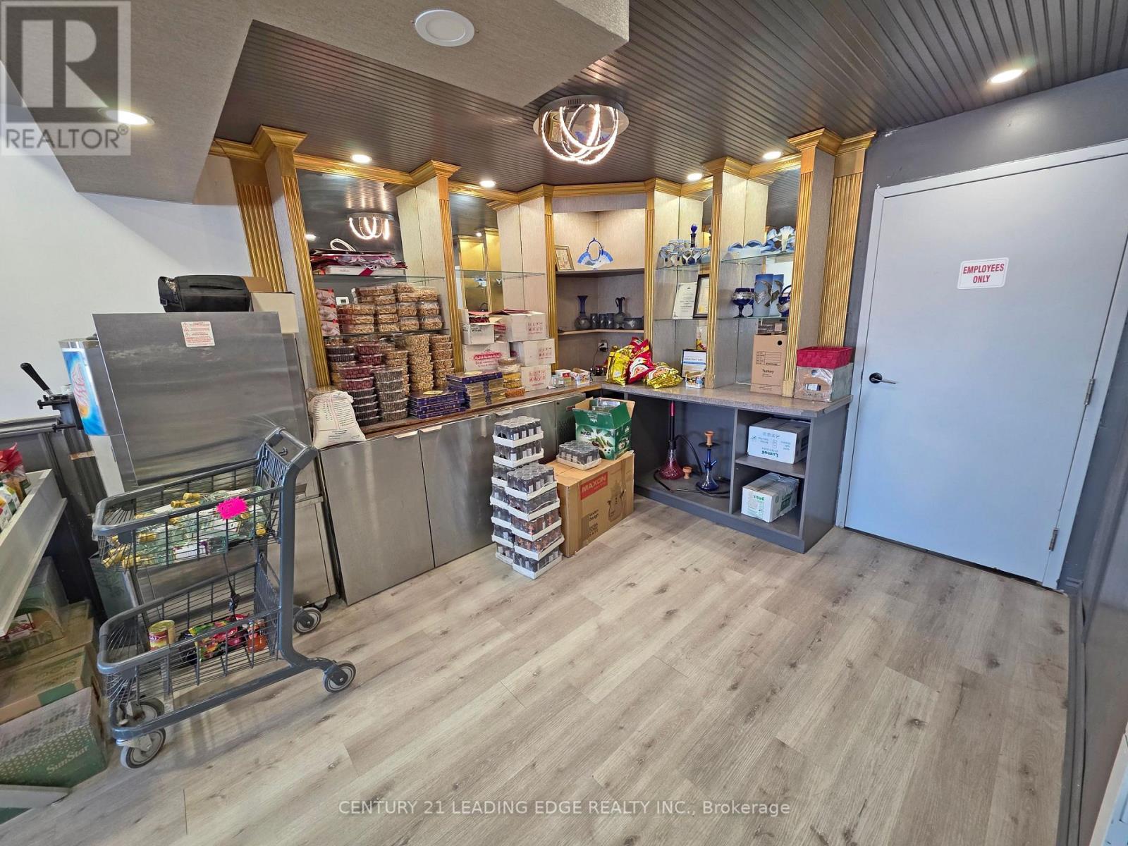 591 The Queensway South, Georgina, Ontario  L4P 2G3 - Photo 17 - N12852036