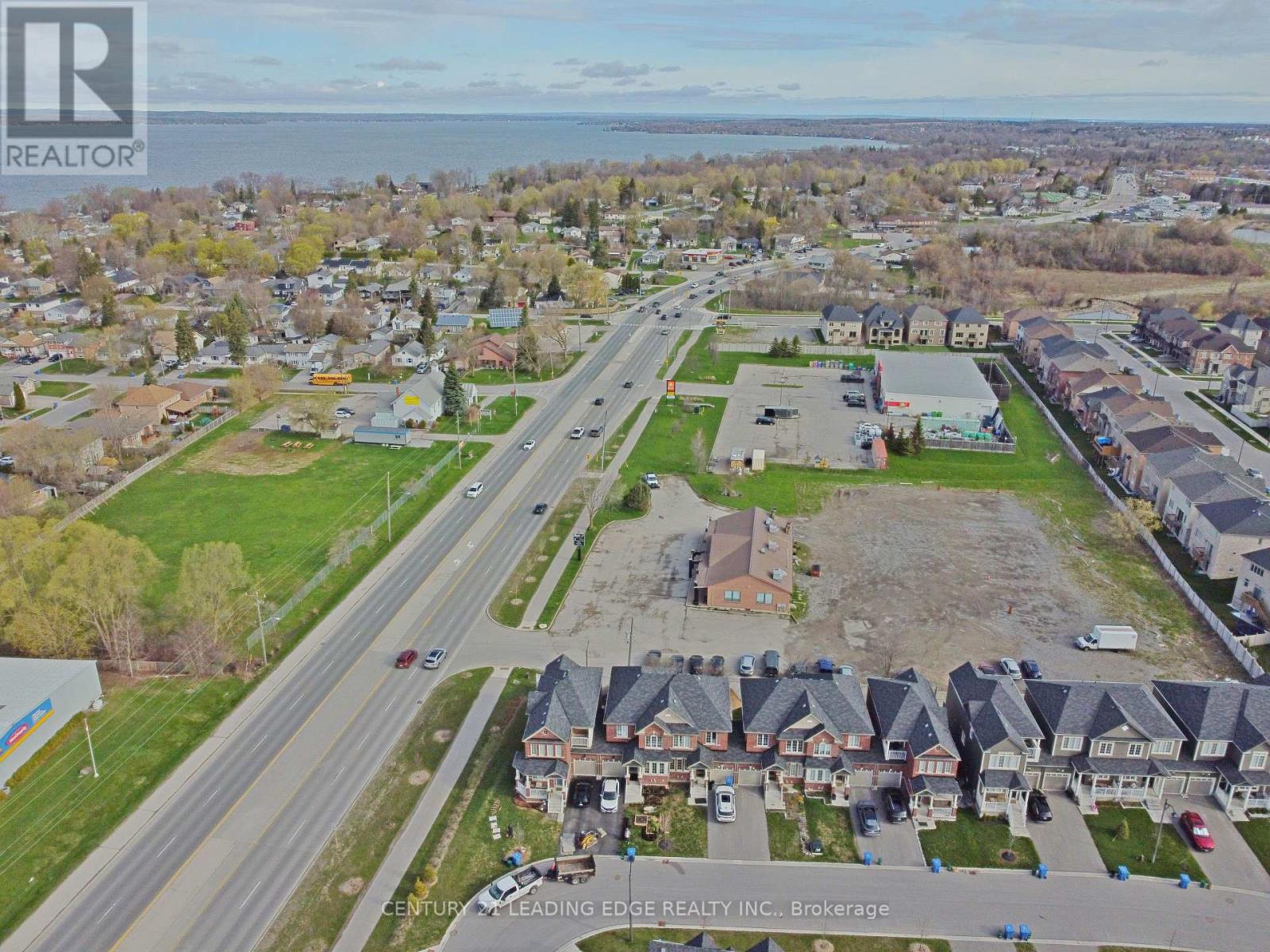 591 The Queensway South, Georgina, Ontario  L4P 2G3 - Photo 24 - N12852036